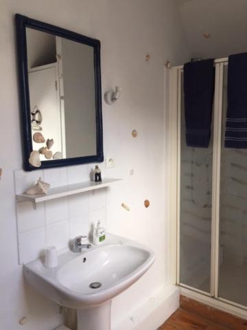Hotel Les Trois Cornets Saint-Ouen-des-Champs Esterno foto